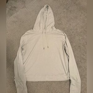 Vuori Women’s Light Gray Halo Hoodie